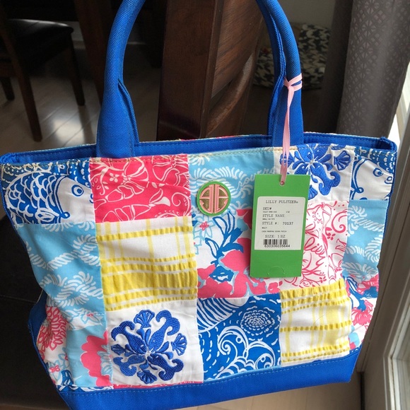 Lilly Pulitzer Handbags - Lilly Pulitzer small via tote